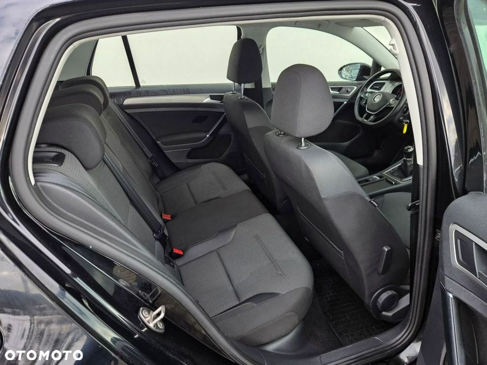 Volkswagen Golf - 12