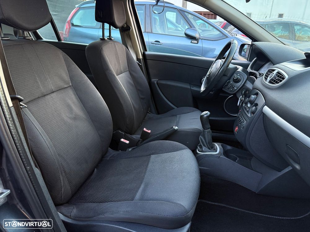 Renault Clio 1.2 16V Dynamique - 8