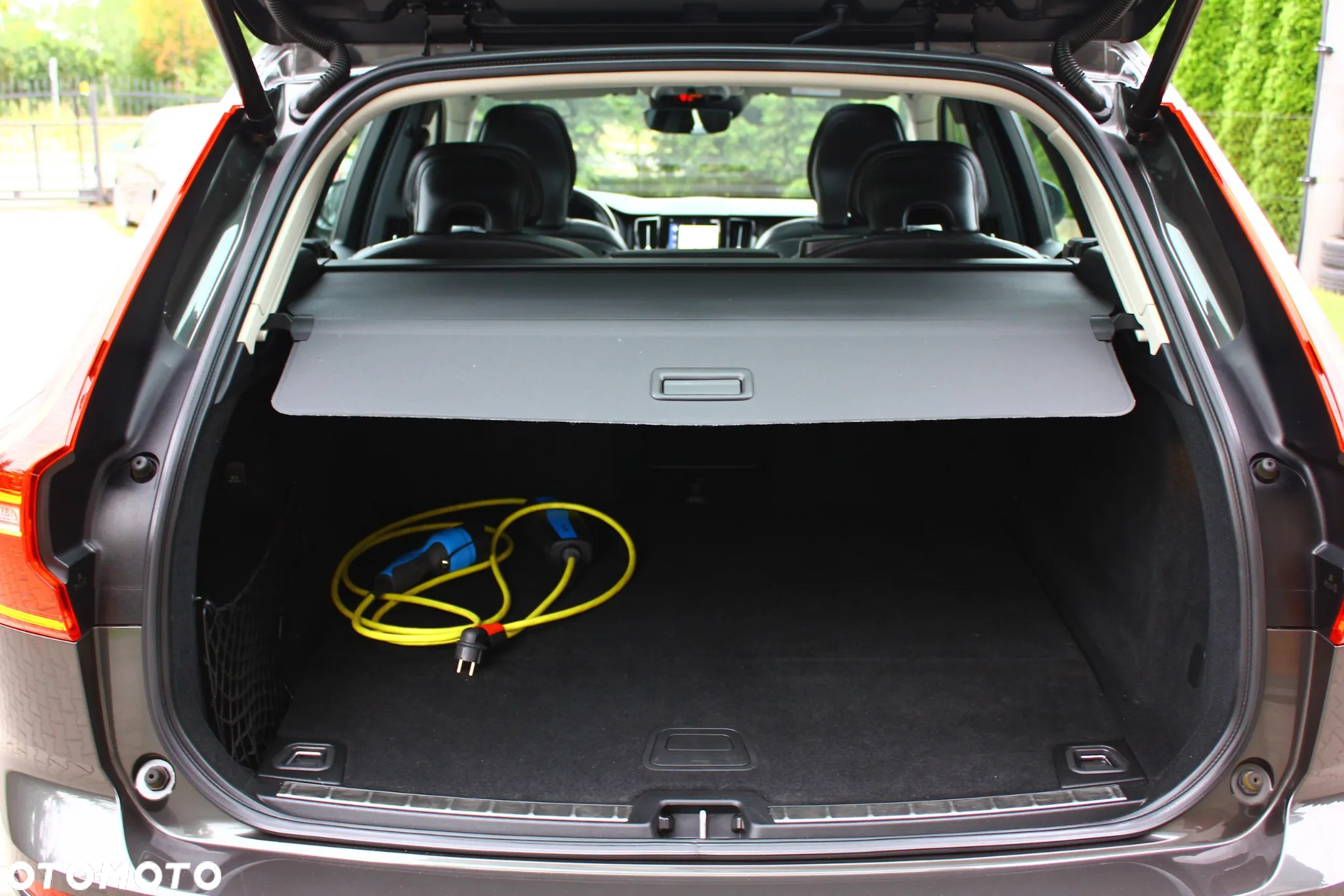 Volvo XC 60 T8 Twin Engine AWD Geartronic Momentum - 34