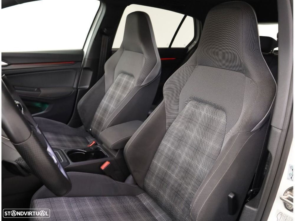 VW Golf 2.0 TDI GTD DSG - 24