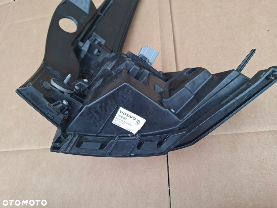 LAMPA TYLNA VOLVO V90 LIFT ORYGINAŁ - 8