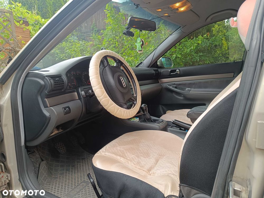 Audi A4 Limousine - 5