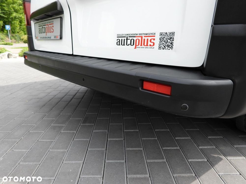 Renault TRAFIC  FURGON CHŁODNIA  0*C TEMPOMAT LEDY KLIMATYZACJA  120KM - 26