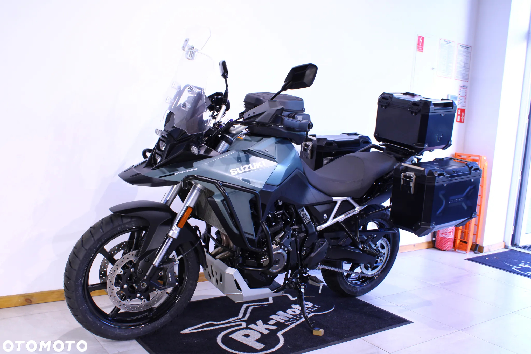 Suzuki DL - 4