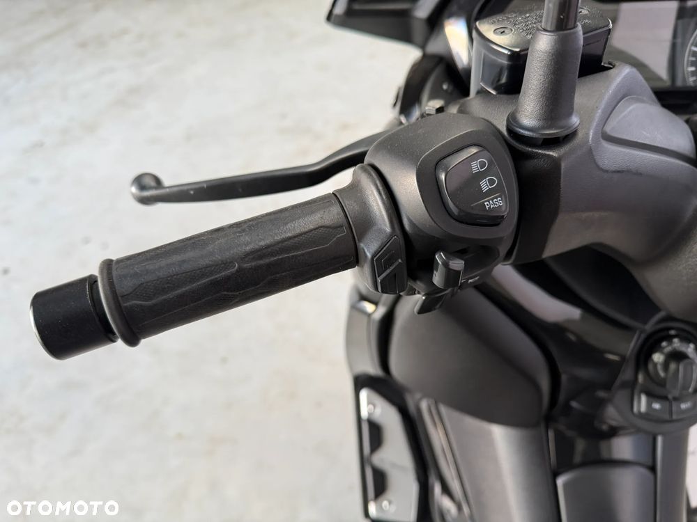 Yamaha X-max - 20