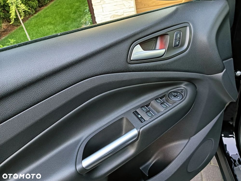 Ford Kuga - 32