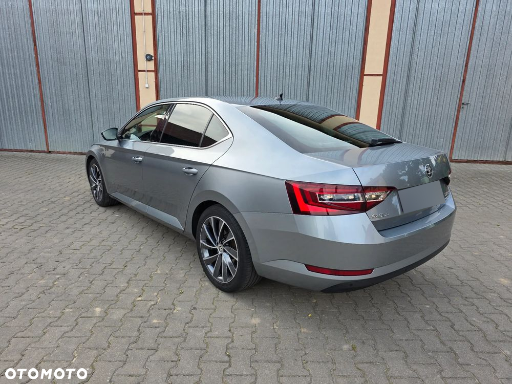 Skoda Superb 2.0 TDI 4x4 L&K DSG - 2