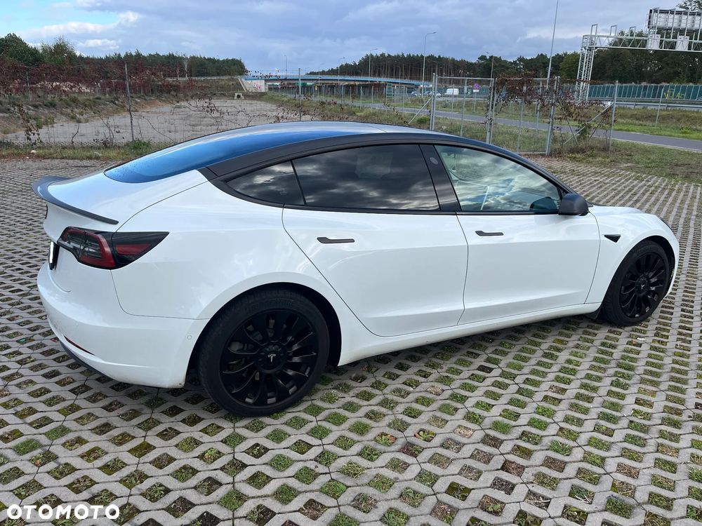 Tesla Model 3 Long Range AWD - 5