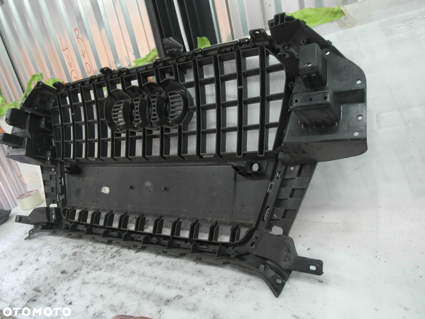 GRILL ATRAPA ZDERZAKA AUDI Q3 8U0853653H NR 70 - 7