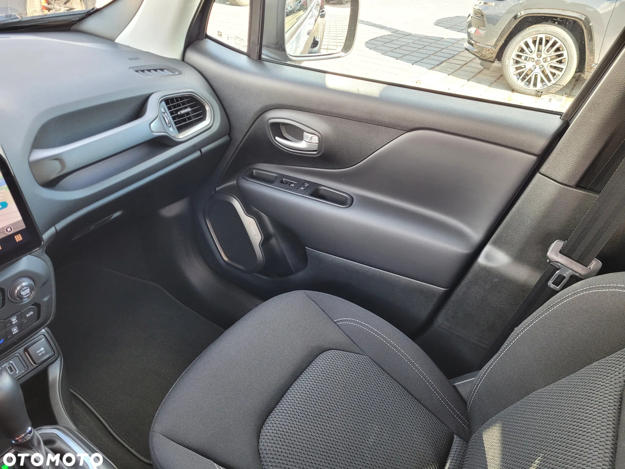 Jeep Renegade 1.5 T4 mHEV Altitude FWD S&S DCT - 18