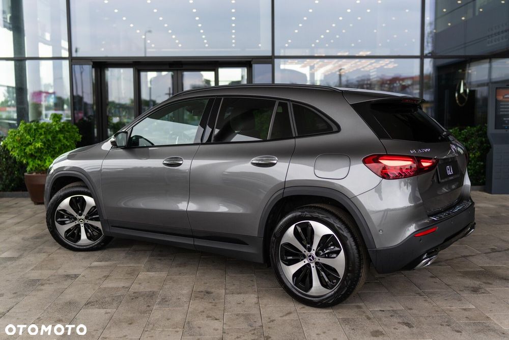 Mercedes-Benz GLA - 6
