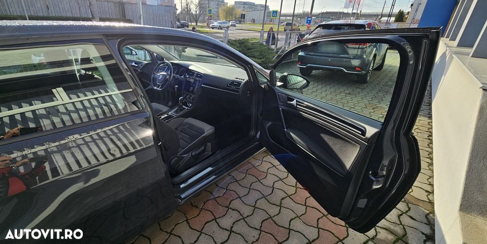 Volkswagen Golf - 12