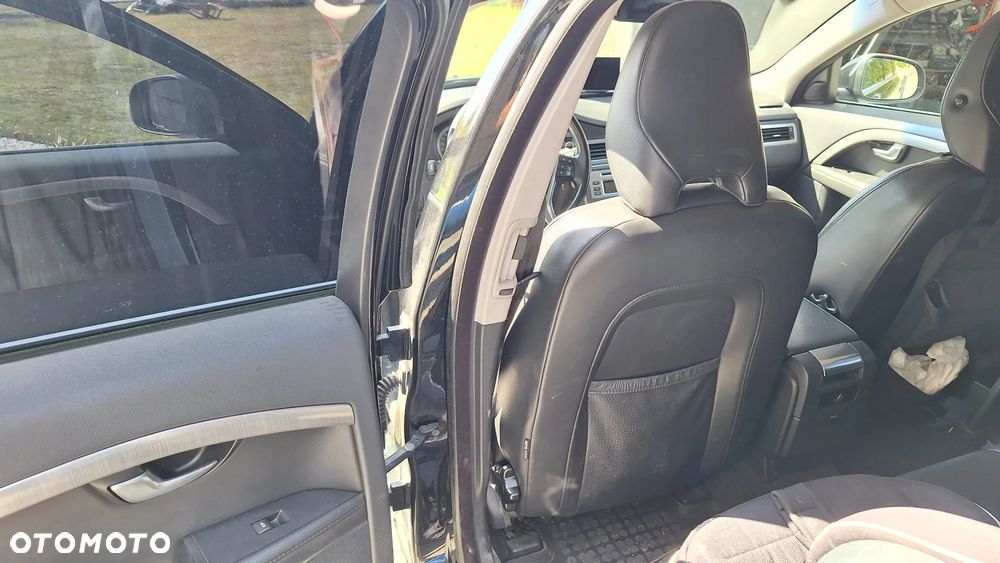 Volvo V70 D5 Momentum - 9
