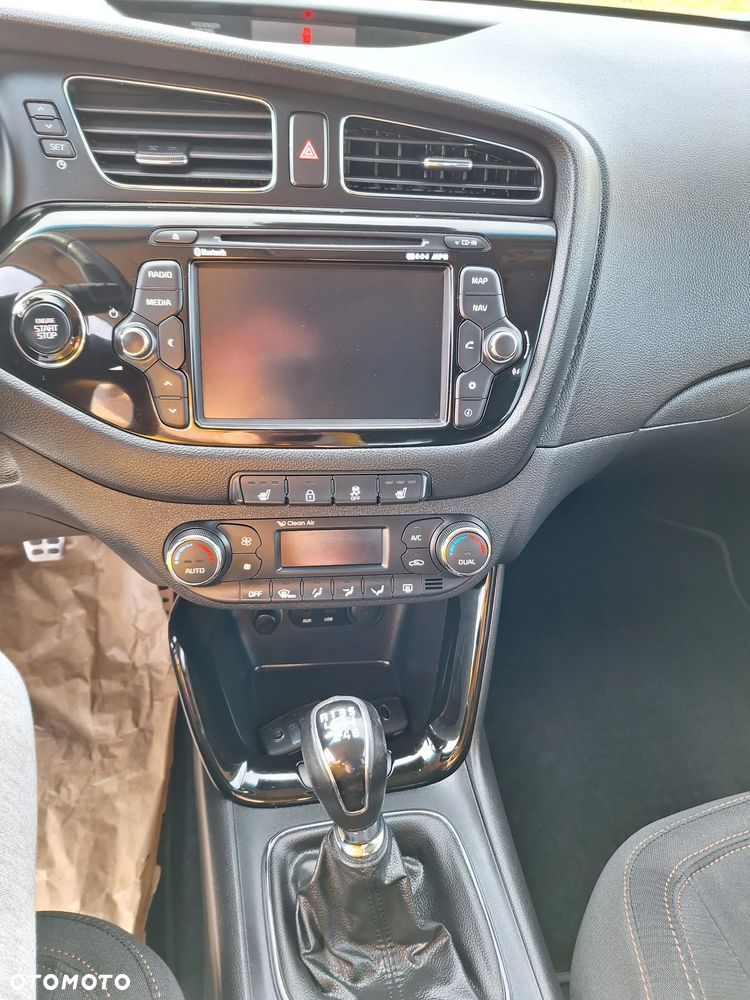 Kia Ceed - 33