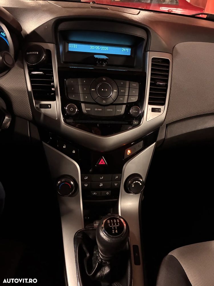 Chevrolet Cruze 1.6 BASE G1 - 9