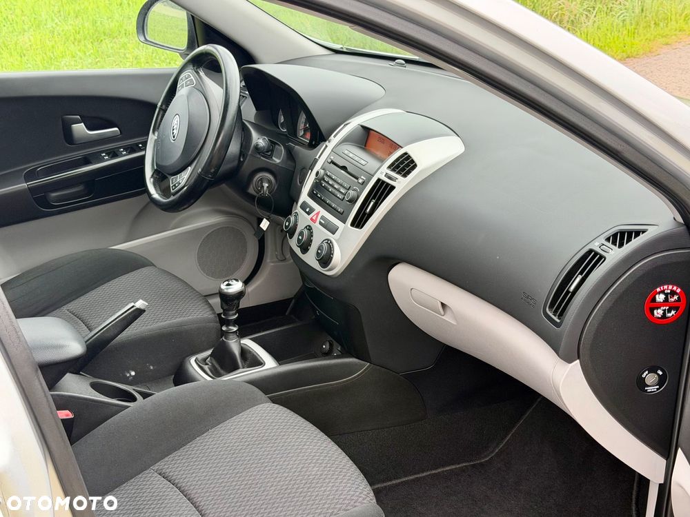 Kia Ceed 1.4 CVVT LX - 17