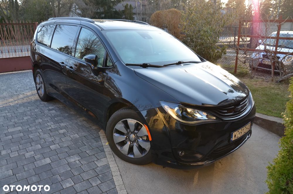 Chrysler Pacifica - 15