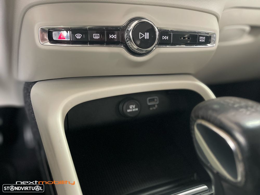 Volvo XC 40 2.0 D3 Momentum Plus - 12