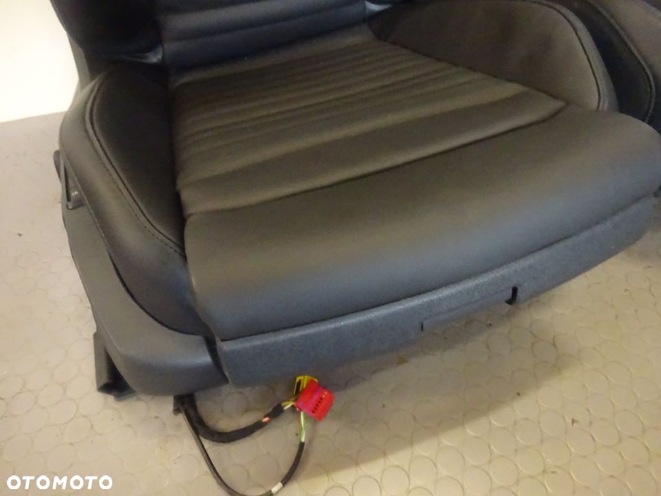 fotele kanapa boczki skora Sedan VW Passat B8 FL UK czesci - 6