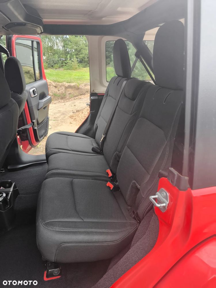 Jeep Wrangler - 5