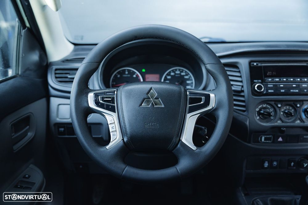Mitsubishi L200 2.4 DI-D Club Invite 4WD - 17
