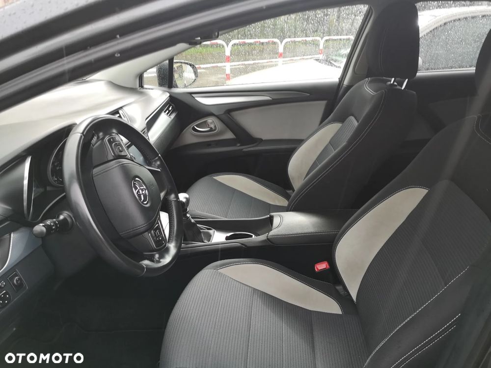 Toyota Avensis 2.0 D-4D Premium - 7