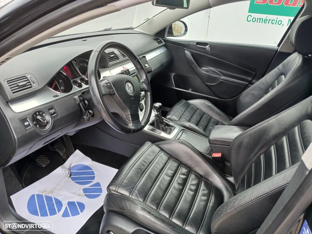 VW Passat 2.0 TDI Highline - 18