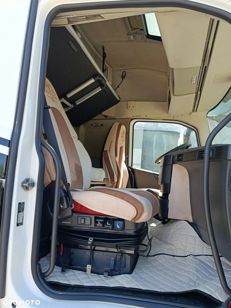Volvo F4.  460 13litrow - 8