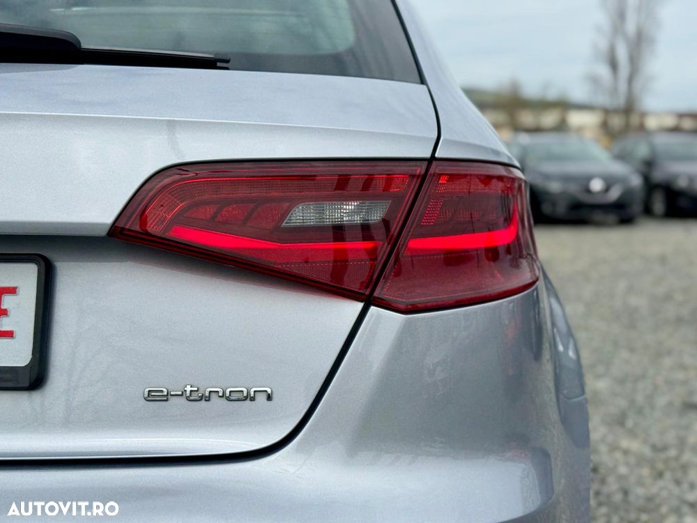 Audi A3 1.4 TFSI ack S line Sportpaket - 12