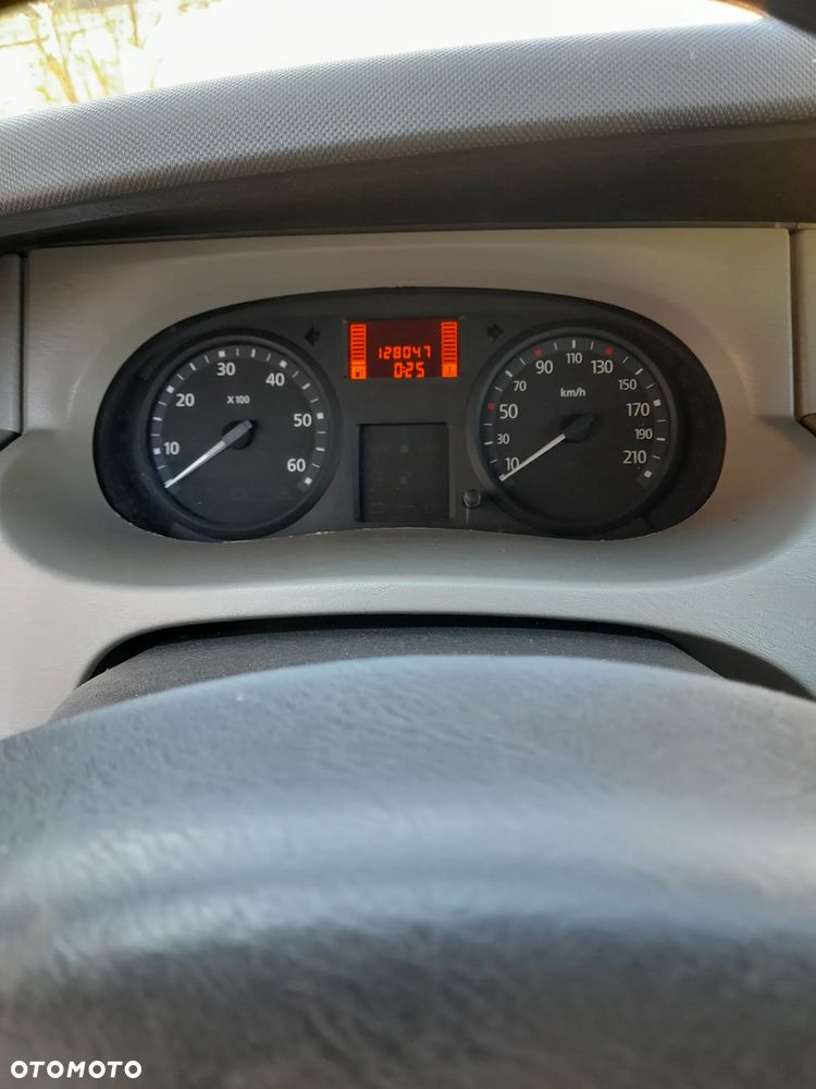 Renault TRAFIC - 2