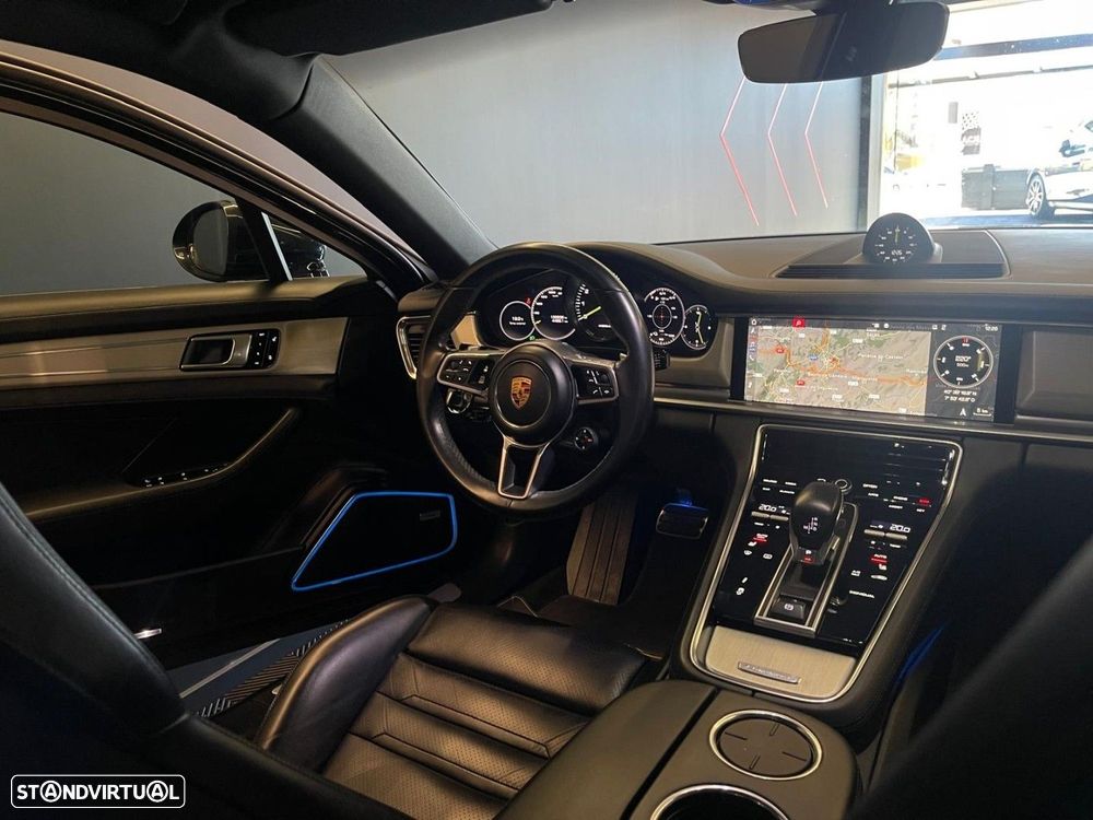 Porsche Panamera 4 E-Hybrid - 10