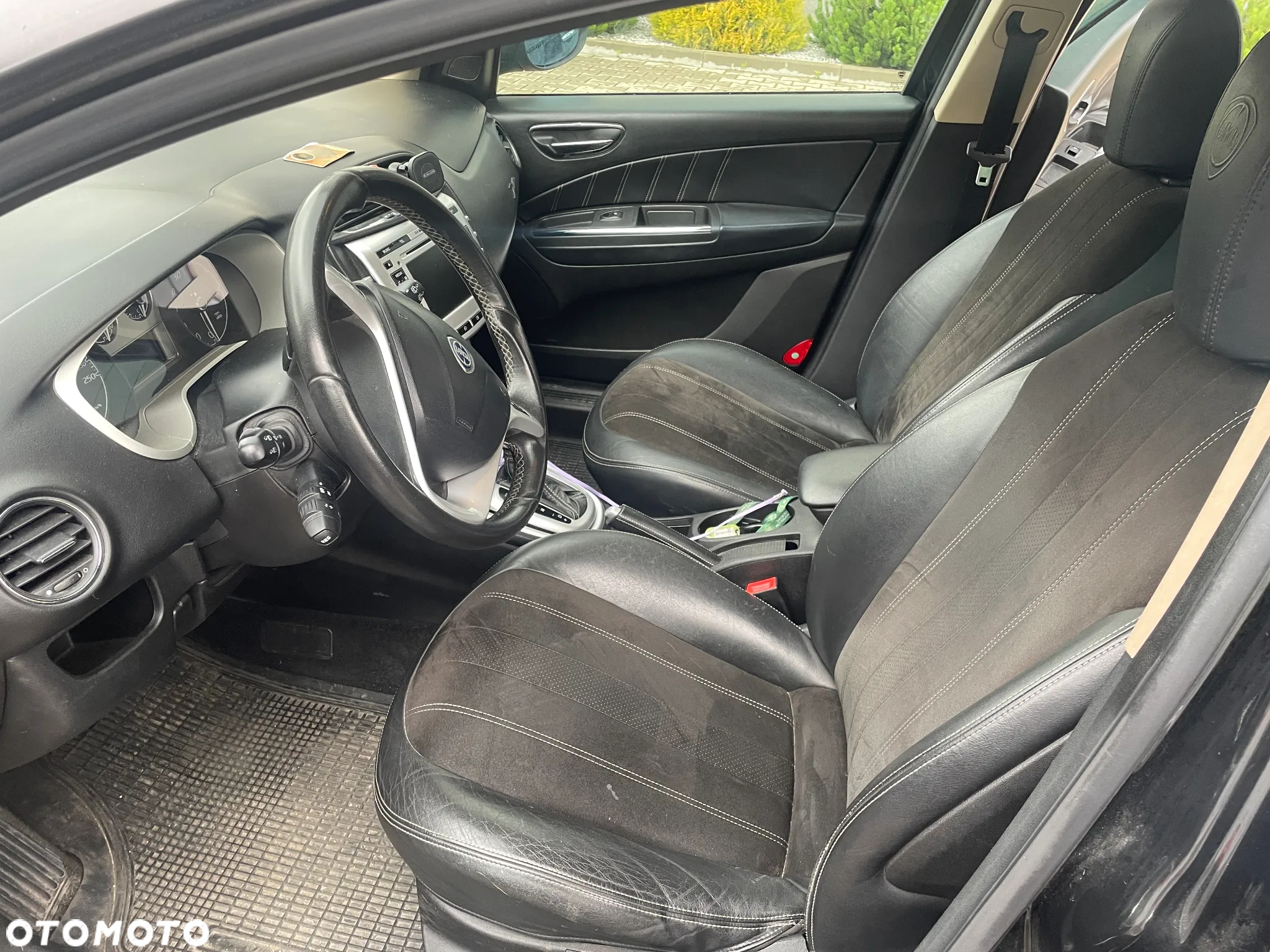 Lancia Delta 1.8 T-Jet Executive Sportronic - 3