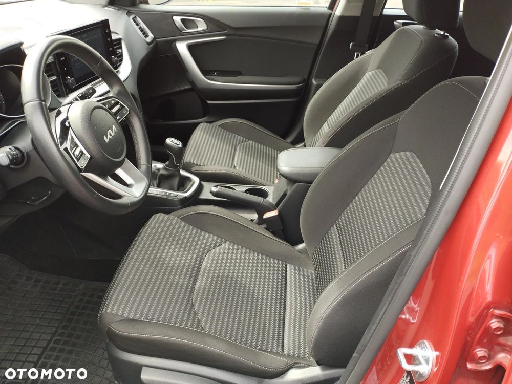 Kia Ceed 1.5 T-GDI M - 19