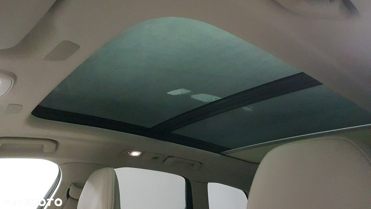 Volvo XC 60 - 30