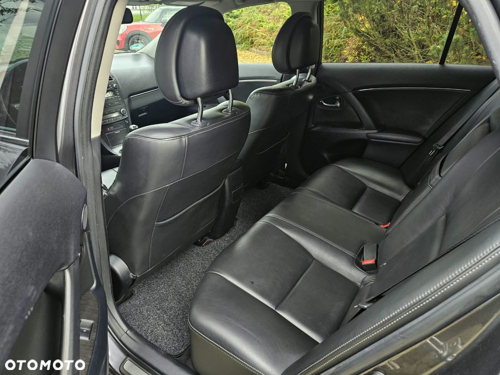Toyota Avensis 2.0 Executive - 21