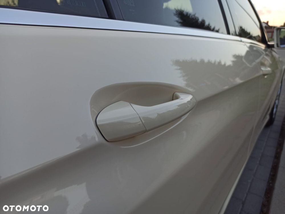 Mercedes-Benz Klasa E 220 BlueTEC 4Matic 7G-TRONIC - 27