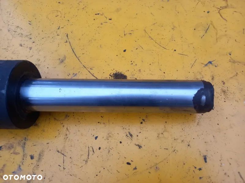 Siłownik skrętu przedniej osi Carraro 709/S2 Case 5130 - 2