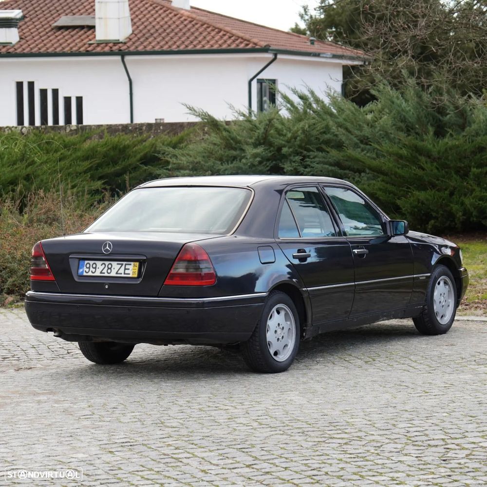 Mercedes-Benz C 200 D Elegance - 24