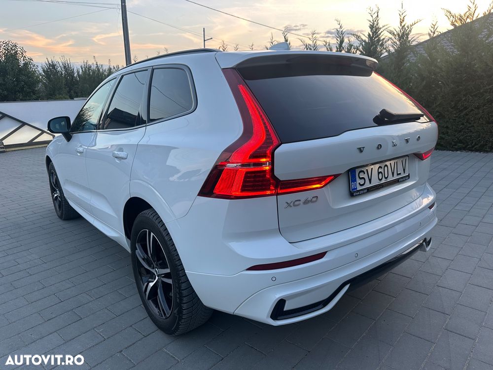 Volvo XC 60 B4 MHEV AWD R-Design - 10