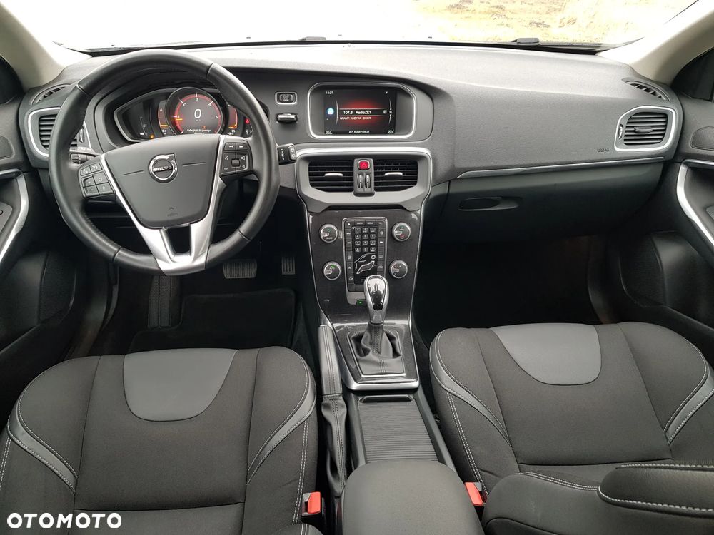 Volvo V40 D2 Geartronic Momentum - 9