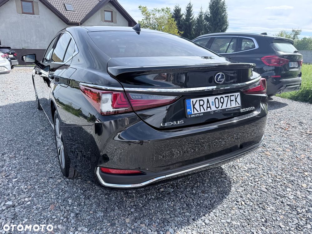 Lexus ES 2021