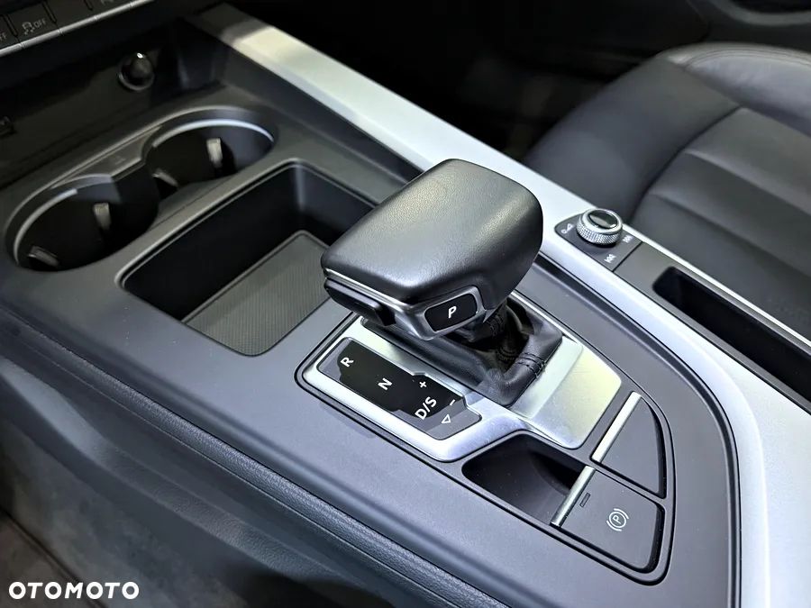 Audi A4 Avant 40 TDI quattro S tronic S line - 28