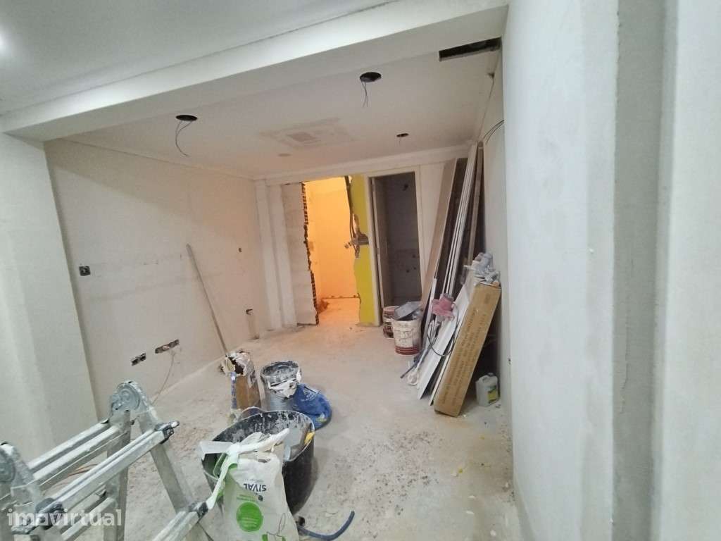 Espaço com afectação de serviços em Vale Milhaços transformado em T... - Grande imagem: 3/19