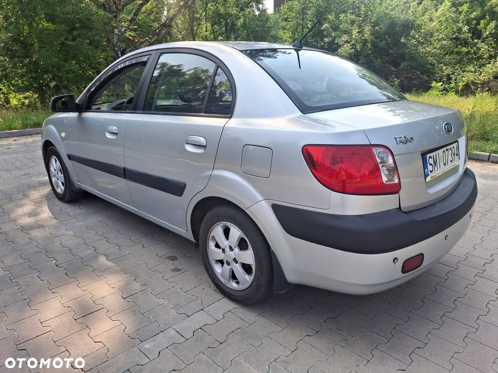 Kia Rio 1.4 Family + - 7