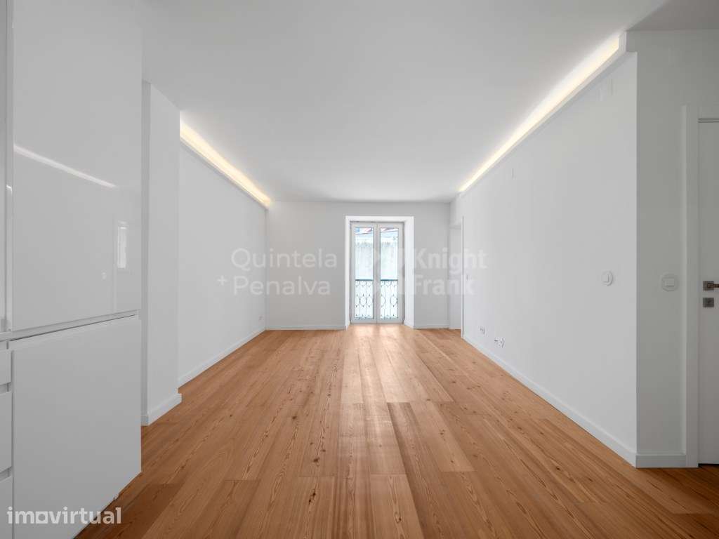 Apartamento T2 totalmente recuperado para venda em Lisboa - Grande imagem: 3/22