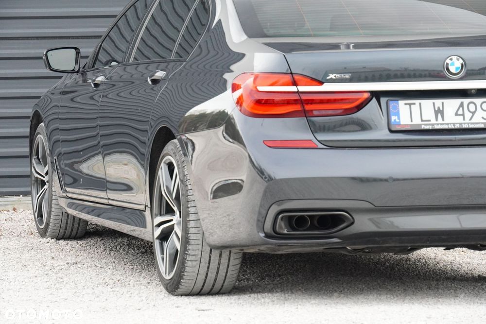 BMW Seria 7 750Li xDrive - 18