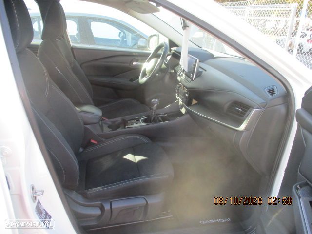 Nissan Qashqai 1.3 DIG-T AKARI - 9
