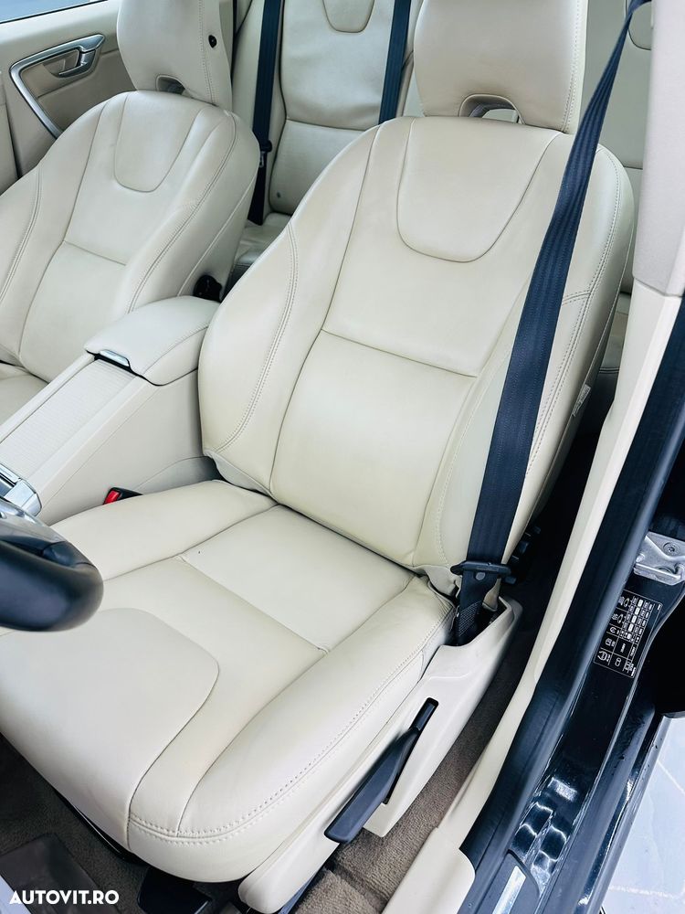 Volvo XC 60 D4 Geartronic Momentum - 18