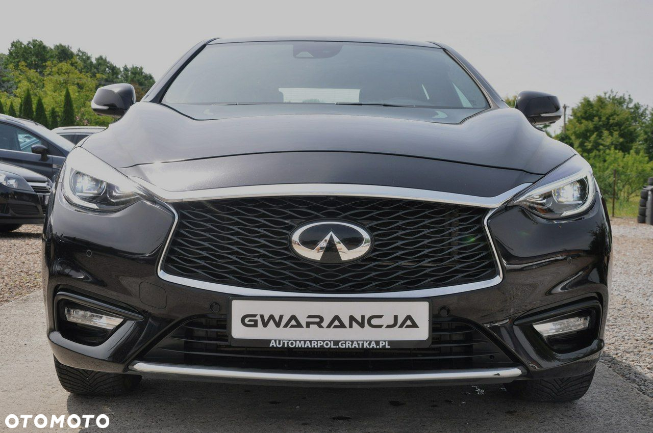 Infiniti Q30 1.6t DCT Premium Tech - 4