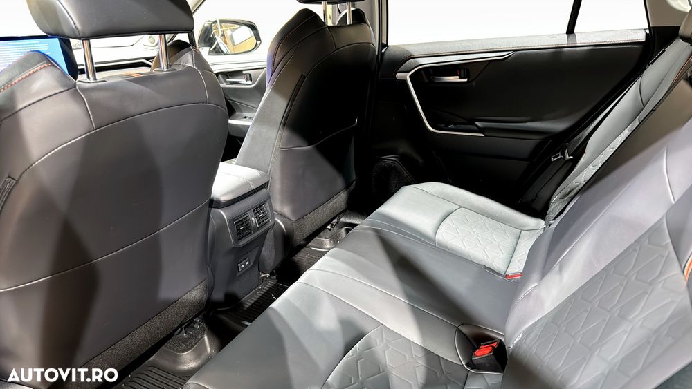 Toyota RAV4 2.5 4x4 Adventure - 17